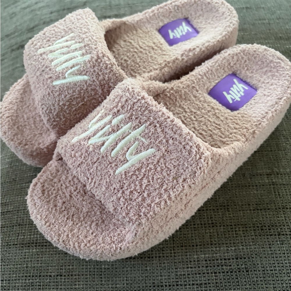 Yitty Pet Me fuzzy platform pink/mauve Womens 8